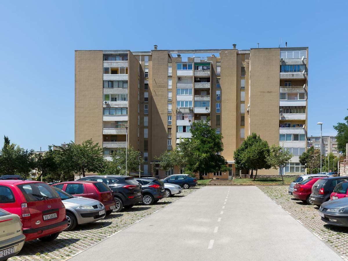 Apartment Lory'S Place Пула Экстерьер фото